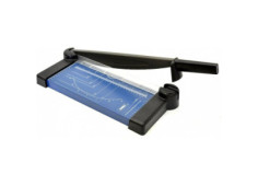 Kancelářská řezačka papíru...